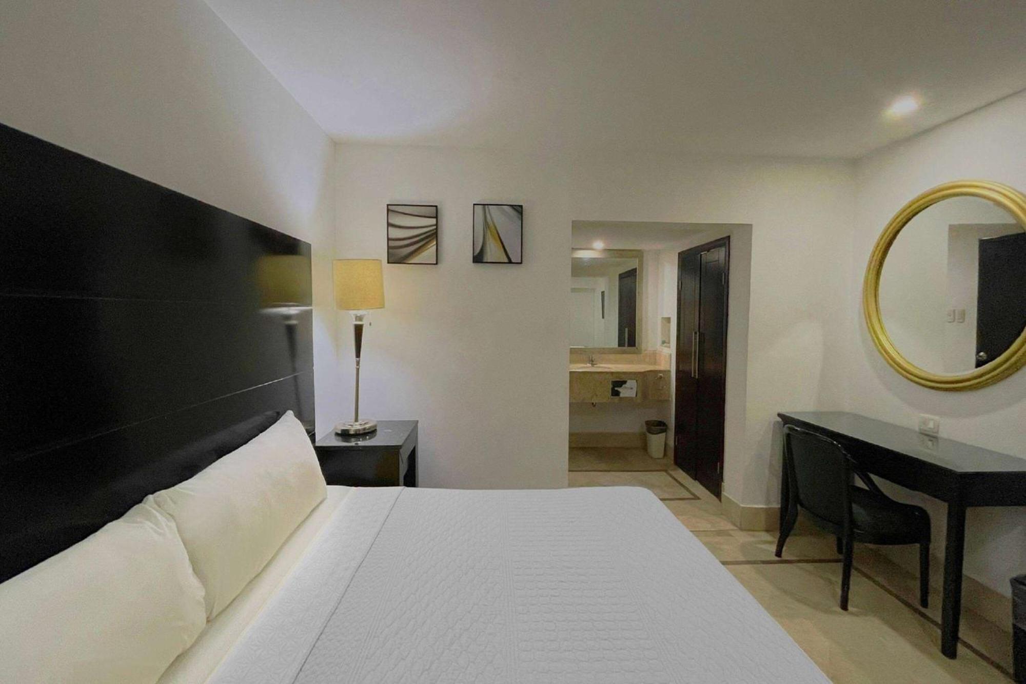Wyndham Garden Los Mochis Plaza Inn ภายนอก รูปภาพ